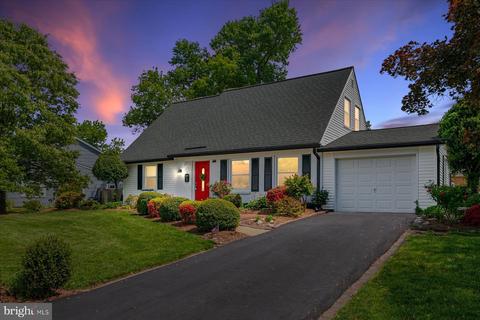 12713 Blossom Ln, Bowie, MD 20715