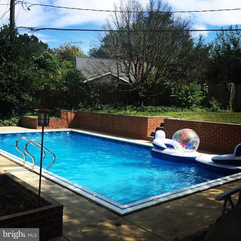 12429 Starlight Ln, Bowie, MD 20715