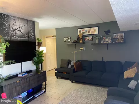 1800 Metzerott Rd #308, Adelphi, MD 20783