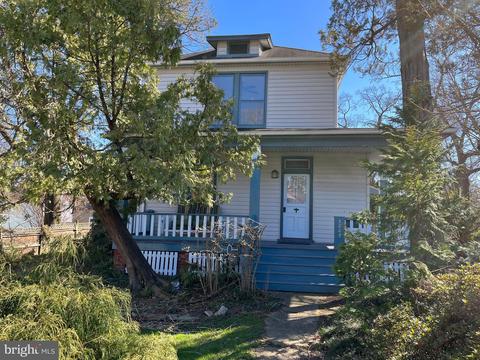 3005 Bunker Hill Rd, Mount Rainier, MD 20712