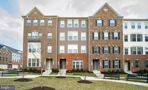 10147 Dorsey Ln, Lanham, MD 20706