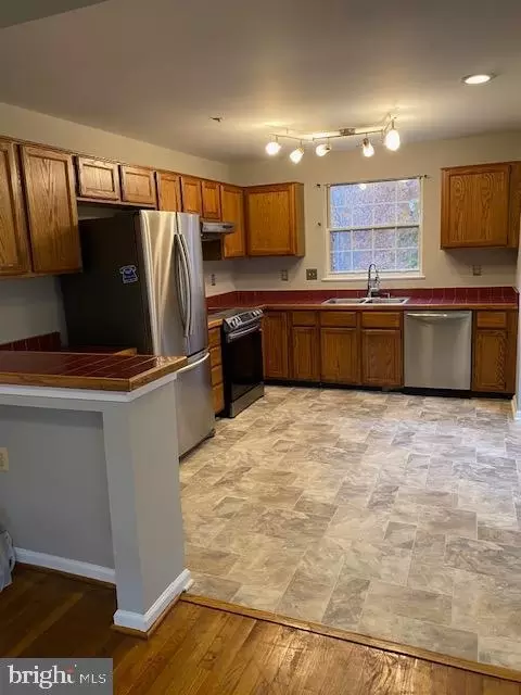 929 Millponds Ct, Bowie, MD 20721 photo 5