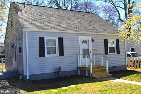 128 N Huron Dr, Oxon Hill, MD 20745