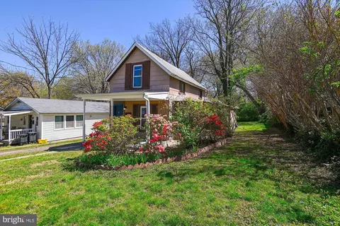 4303 29th St, Mount Rainier, MD 20712