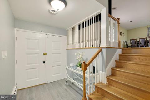 16109 Malcolm Dr, Laurel, MD 20707 photo 2
