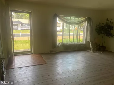 6701 Springbrook Ln, Clinton, MD 20735 photo 4