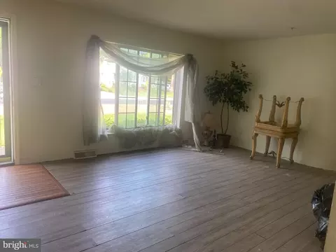 6701 Springbrook Ln, Clinton, MD 20735 photo 3