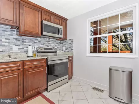 8603 Briarwood Ct, Laurel, MD 20708 photo 14