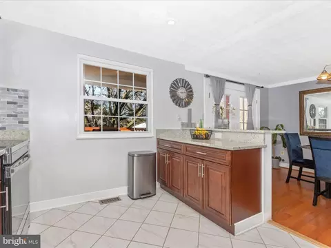 8603 Briarwood Ct, Laurel, MD 20708 photo 15