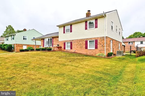 13107 Keverton Dr, Upper Marlboro, MD 20774