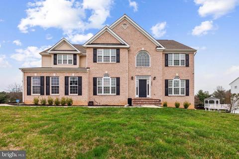 305 Lismore Dr, Fort Washington, MD 20744