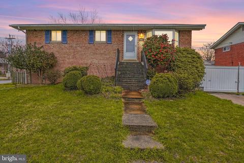 8911 Robin Pl, Laurel, MD 20708