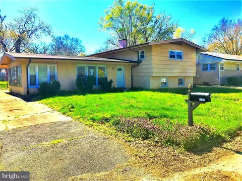 5100 Barto Ave, Suitland, MD 20746