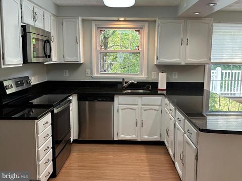 9114 Briarchip St, Laurel, MD 20708 photo 4