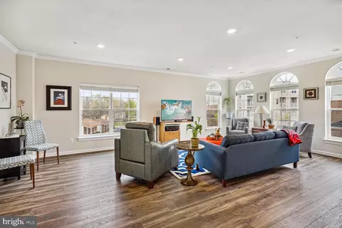 9645 Block St, Lanham, MD 20706 photo 4
