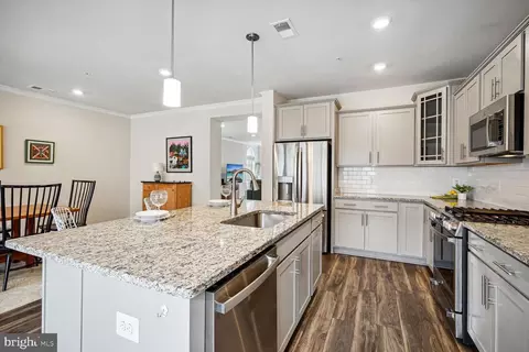 9645 Block St, Lanham, MD 20706 photo 16
