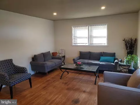 9333 Wellington St, Lanham, MD 20706 photo 2