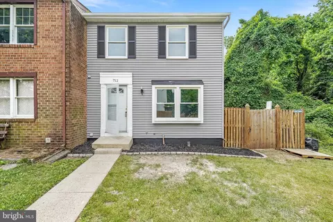 712 Green Willow, Landover, MD 20785