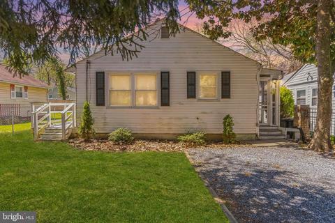 616 Fernleaf Ave, Capitol Heights, MD 20743