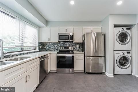 7252 Mandan Rd, Greenbelt, MD 20770