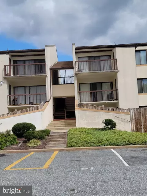10122 Campus Way S #103-1A, Upper Marlboro, MD 20774
