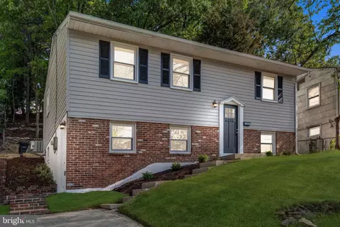 6006 Sheridan St, Riverdale, MD 20737