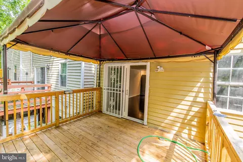 6912 Woodstream Ln, Lanham, MD 20706 photo 27