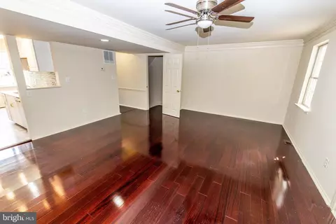 6912 Woodstream Ln, Lanham, MD 20706 photo 10