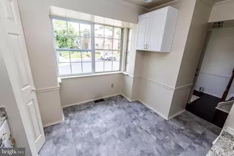 6912 Woodstream Ln, Lanham, MD 20706 photo 8