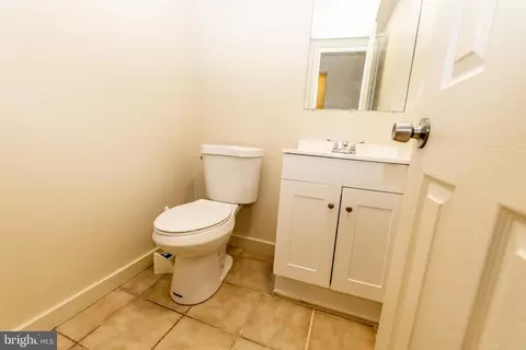 6912 Woodstream Ln, Lanham, MD 20706 photo 25