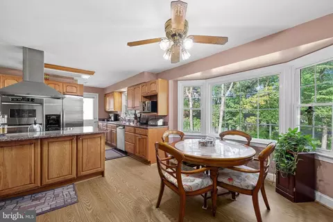 6306 Martins Ln, Lanham, MD 20706 photo 7