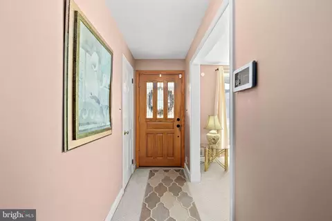 6306 Martins Ln, Lanham, MD 20706 photo 2