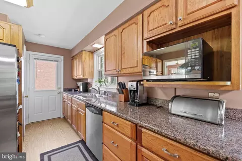6306 Martins Ln, Lanham, MD 20706 photo 11