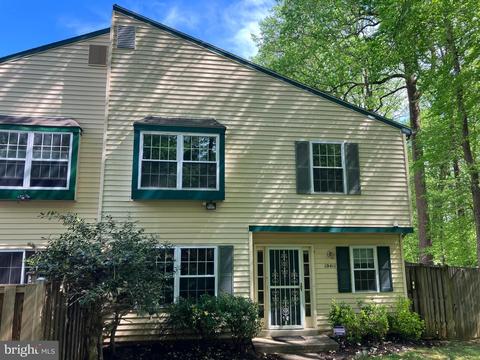 10411 Campus Way S, Upper Marlboro, MD 20774