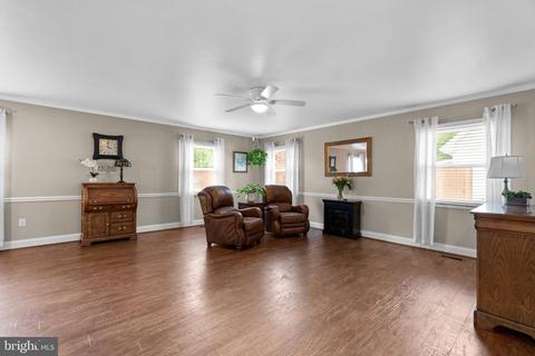 12206 Mackell Ln, Bowie, MD 20715 photo 4