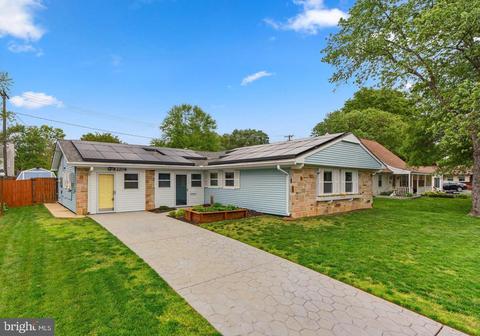 12206 Mackell Ln, Bowie, MD 20715 photo 2
