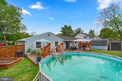 12206 Mackell Ln, Bowie, MD 20715 photo 3