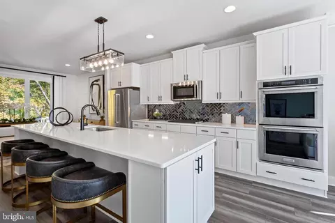 1028 Highpoint Trl, Laurel, MD 20707 photo 4