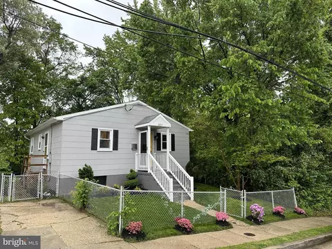 3821 Lawrence St, Brentwood, MD 20722