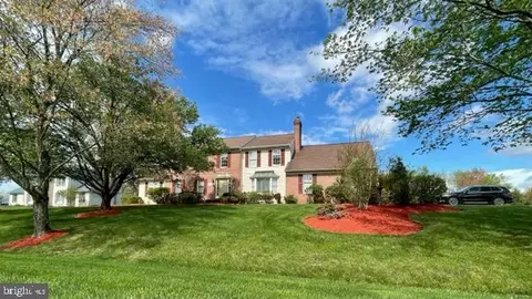 7618 Lake Glen Dr, Glenn Dale, MD 20769