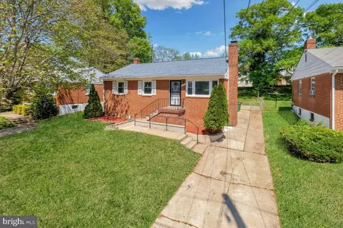 129 69th St, Capitol Heights, MD 20743