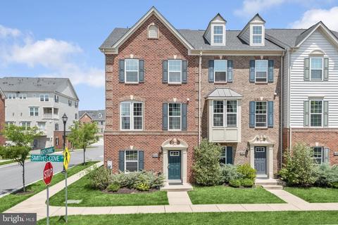 5300 Smiths Cove Ln, Greenbelt, MD 20770