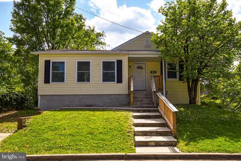 1304 Oates St, Capitol Heights, MD 20743