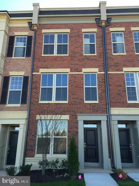 818 Fair Winds Way #284, Oxon Hill, MD 20745