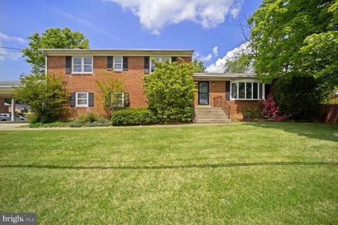 5900 Bedford Ln, Clinton, MD 20735