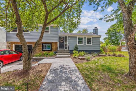 313 E Tantallon Dr, Fort Washington, MD 20744
