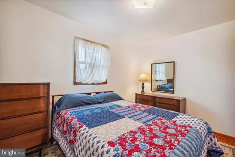 Bedroom - 15200 Croom Rd, Brandywine, MD 20613 photo 4 of 7