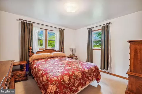 Bedroom - 15200 Croom Rd, Brandywine, MD 20613 photo 1 of 7