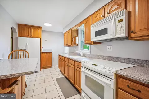 Kitchen - 15200 Croom Rd, Brandywine, MD 20613 photo 1 of 2