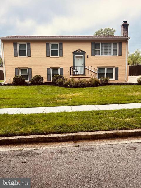 9511 Dalmatia Dr, Clinton, MD 20735